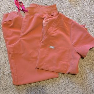 Figs size medium joggers set